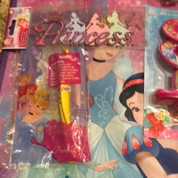Disney Princess 11 Pc set. NEW With matching Bag. - Picture 6 of 8